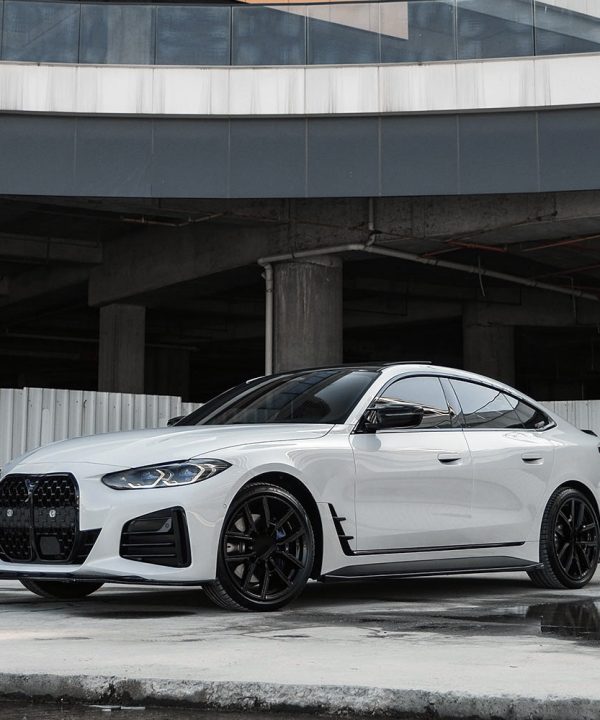 Side Skirts compatible with BMW 4 Series G26 Grand Coupe M-Pack / M440i / i4 2020+
