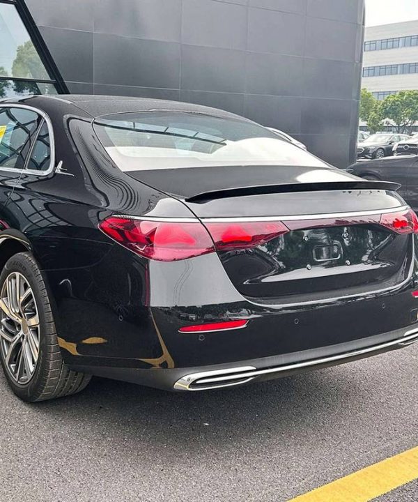 Alternative view of Αεροτομή Πορτ Παγκάζ Για Mercedes-Benz E-Class W214 2024+ Amg E63S V2 Abs Πλαστικό Γυαλιστερή Μαύρη
